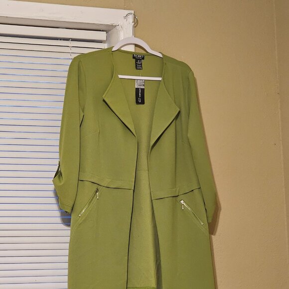 Women's sweaters, tops and dresses - Picture 4 of 10